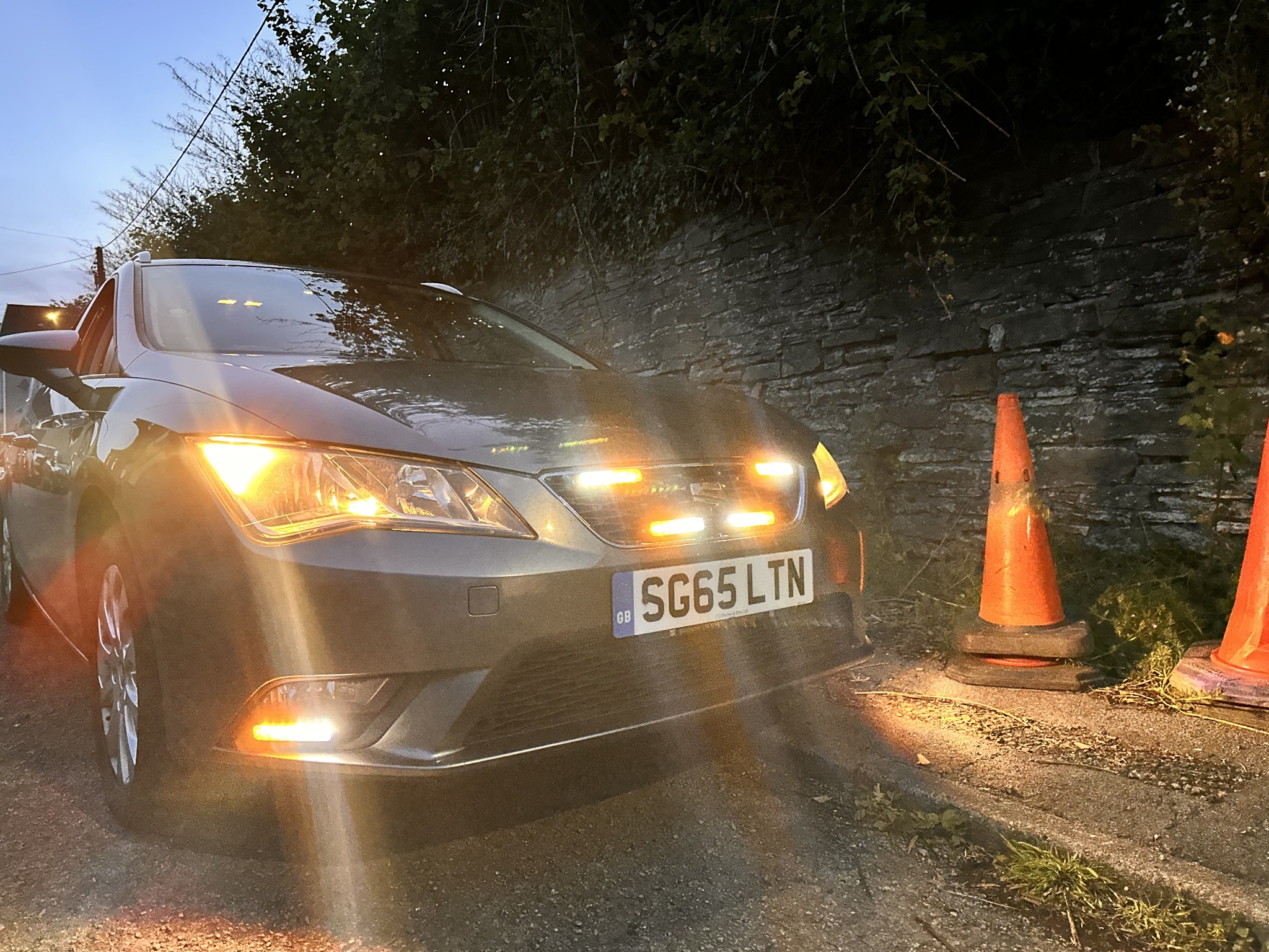 Response lighting installation